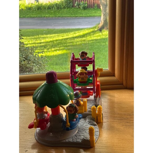 Fisher Price Little People Carnival Circus Ferris Wheel Spin Rocket 7 Figures - Picture 2 of 11